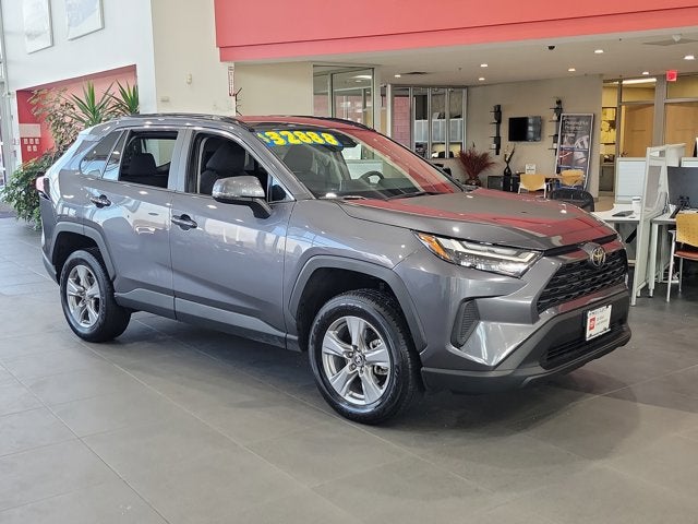 2025 Toyota RAV4 XLE