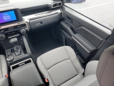 2025 Toyota Tacoma 4WD SR5