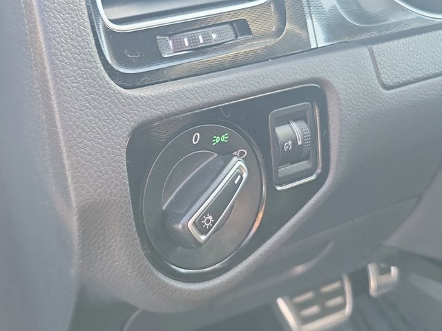 2017 Volkswagen Golf GTI Sport