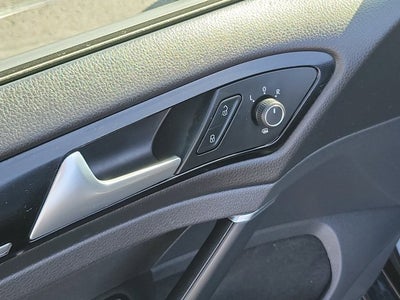 2017 Volkswagen Golf GTI Sport