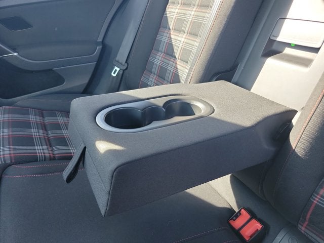 2017 Volkswagen Golf GTI Sport