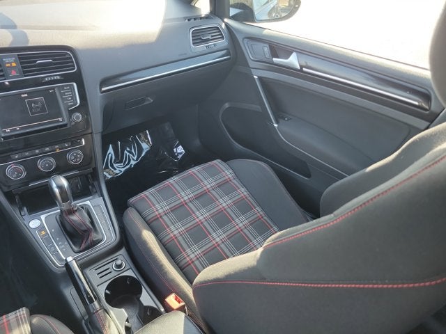 2017 Volkswagen Golf GTI Sport