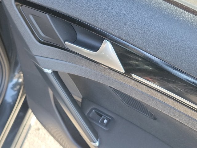 2017 Volkswagen Golf GTI Sport