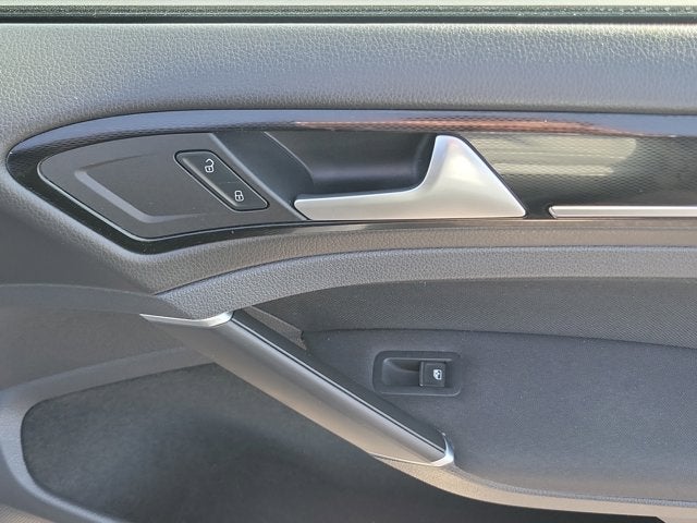 2017 Volkswagen Golf GTI Sport