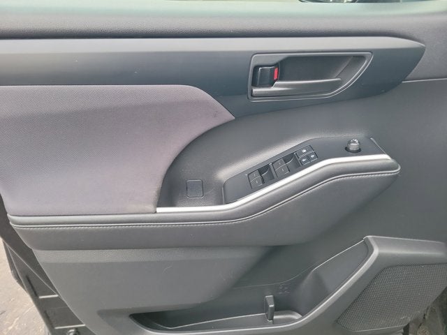 2020 Toyota Highlander LE