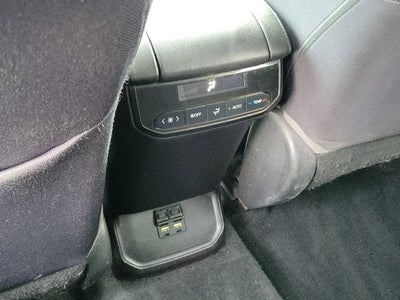 2020 Toyota Highlander LE