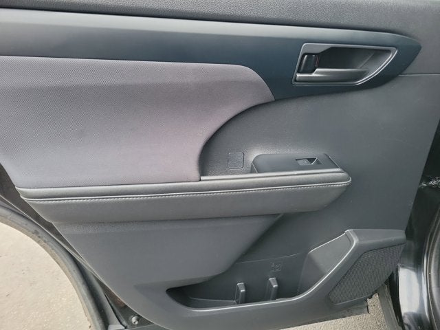 2020 Toyota Highlander LE