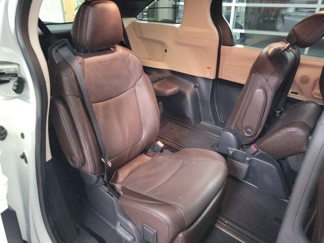 2024 Toyota Sienna Platinum