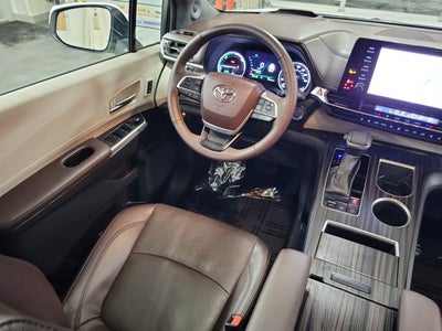 2024 Toyota Sienna Platinum