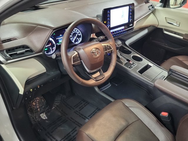 2024 Toyota Sienna Platinum