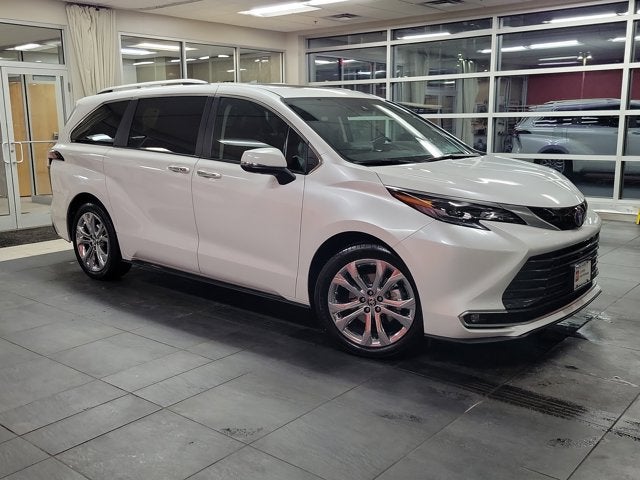 2024 Toyota Sienna Platinum