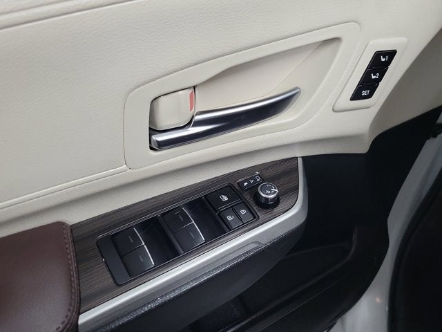 2024 Toyota Sienna Platinum
