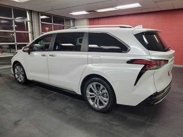 2024 Toyota Sienna Platinum