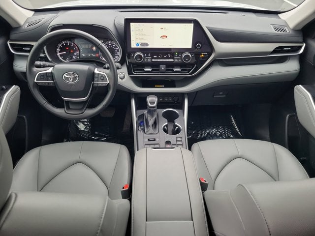 2025 Toyota Highlander XLE