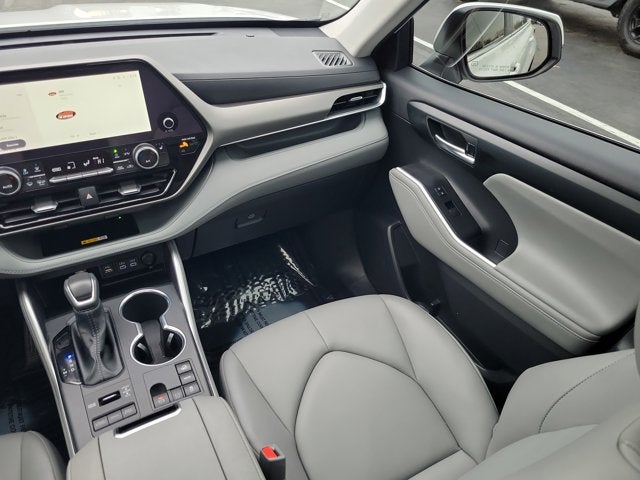 2025 Toyota Highlander XLE