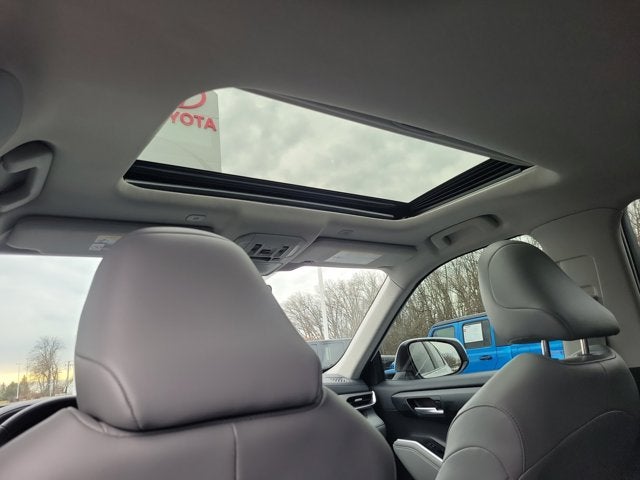 2025 Toyota Highlander XLE