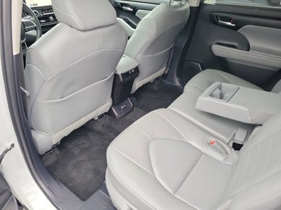 2025 Toyota Highlander XLE