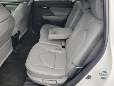 2025 Toyota Highlander XLE