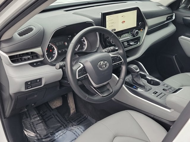 2025 Toyota Highlander XLE