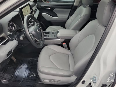2025 Toyota Highlander XLE