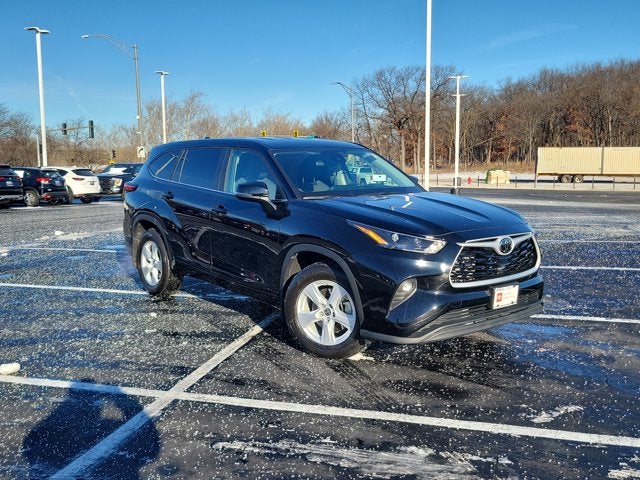 2023 Toyota Highlander LE