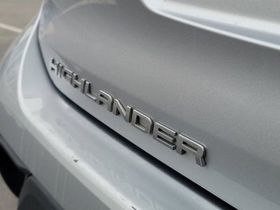 2024 Toyota Highlander LE