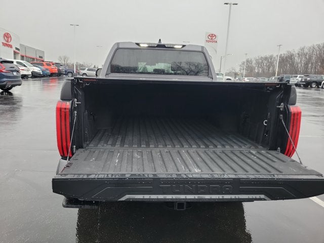 2022 Toyota Tundra 4WD SR5