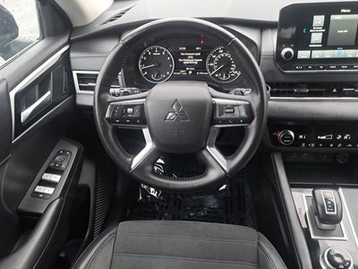 2024 Mitsubishi Outlander SE