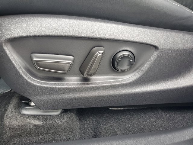 2025 Toyota Crown Signia XLE