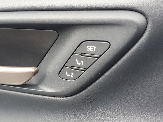 2025 Toyota Crown Signia XLE