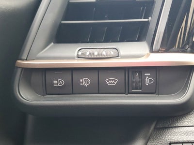 2025 Toyota Crown Signia XLE