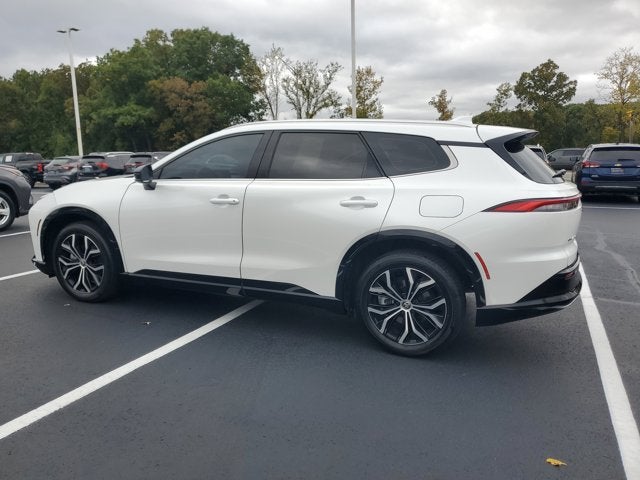 2025 Toyota Crown Signia XLE